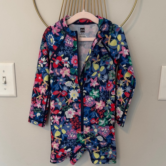 Tea Collection Multicolor Floral Kids Rashguard - Picture 3 of 5